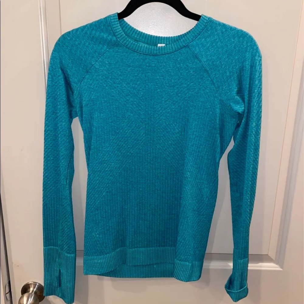 Lululemon long sleeve workout top